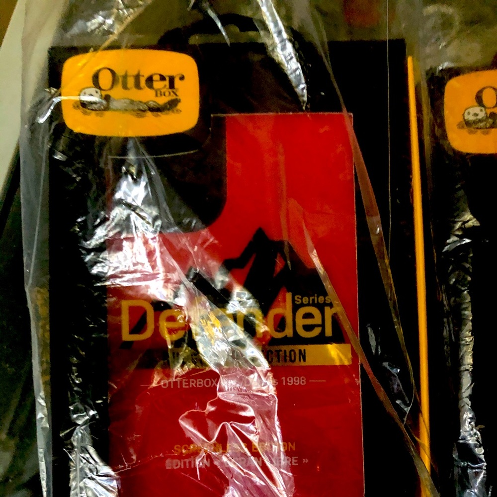 Otter box defender iPhone 11 case